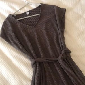 Knit maxi dress with belt